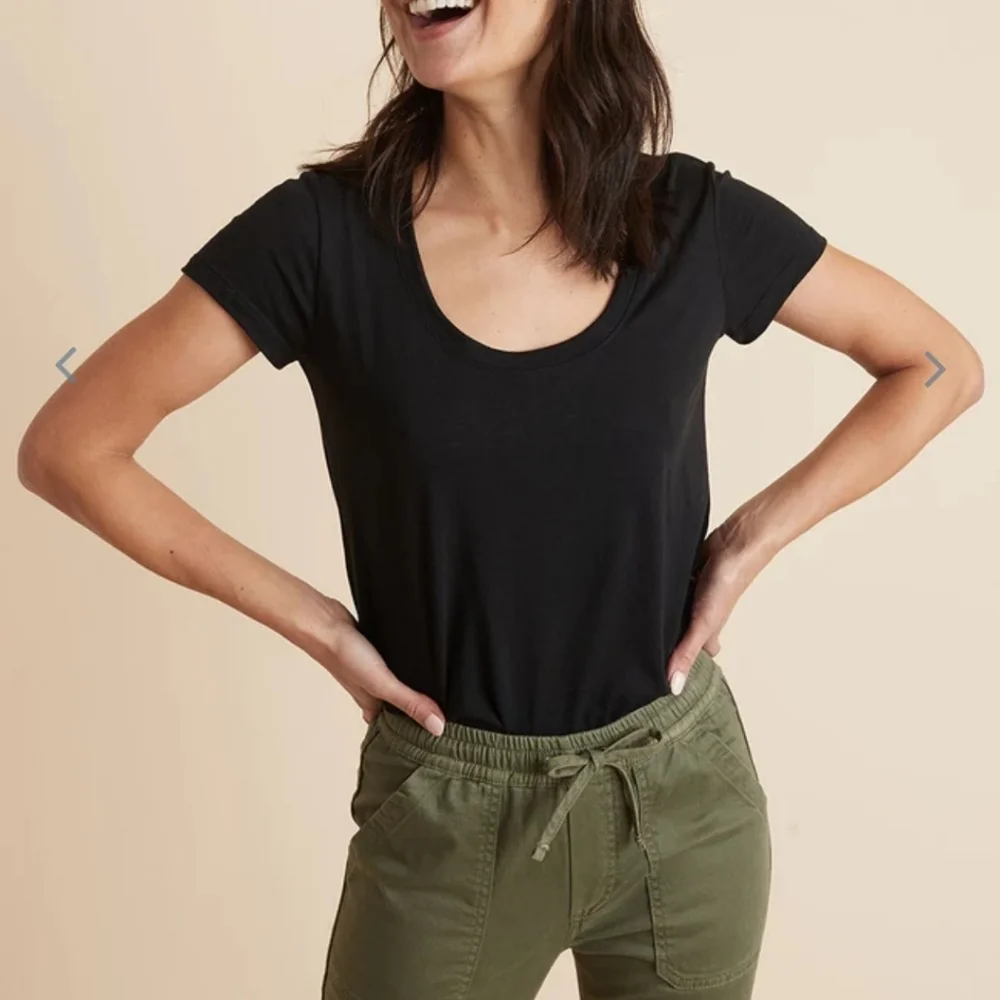 Copy - Marine layer Classic Scoop Neck Tee in Black